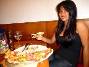 569  big pizza.JPG
